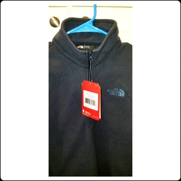 The North Face 1/4 Zip Fleece Pullover - Picture 2 of 2